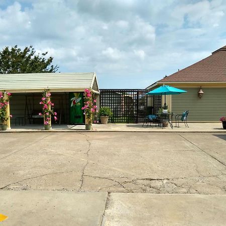 Southern Comfort Suites Mayfield Экстерьер фото
